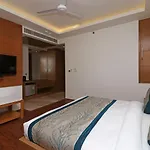Capital O Hotel Star Inn Near Chhatarpur Metro Station