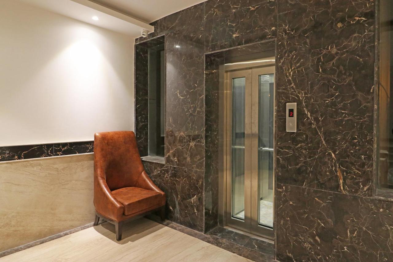 Capital O Star Near Chhatarpur Metro Station Hotel